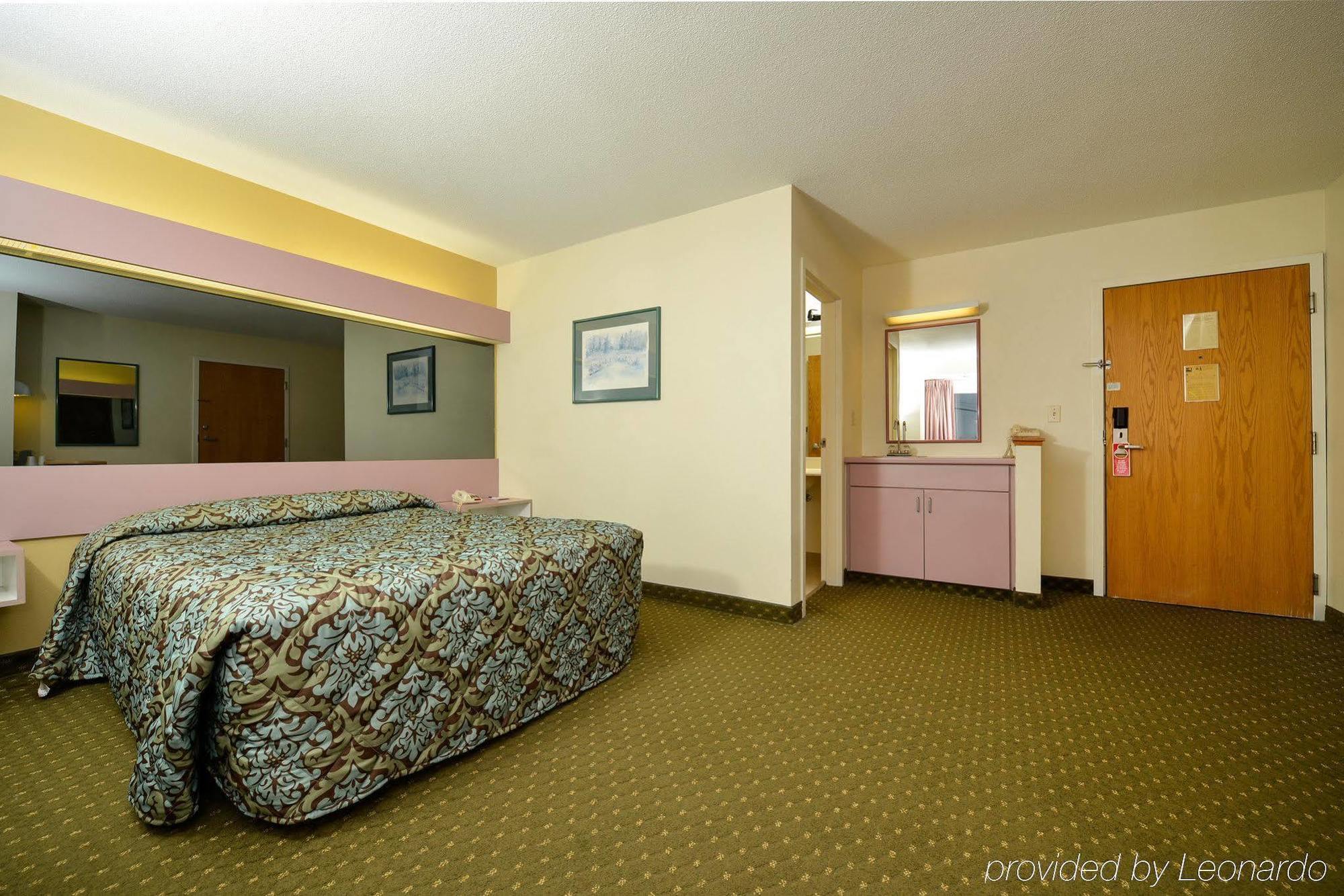 Americas Best Value Inn - East Syracuse Room photo